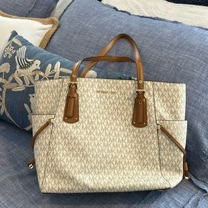 Michael Kors Signature Tote